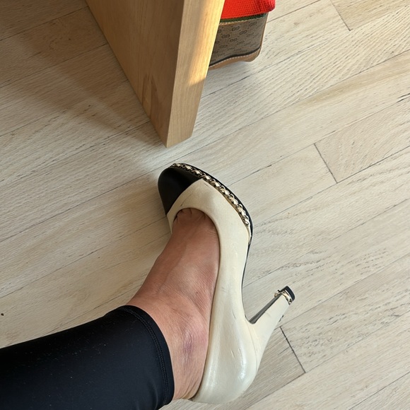 Vintage Chanel heel with chain and black peak toe - Picture 7 of 8